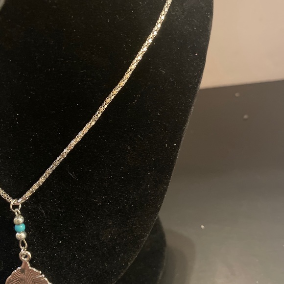 Southwestern Boho eagle falcon feather pendant silver tone chained necklace 11” - Picture 3 of 9